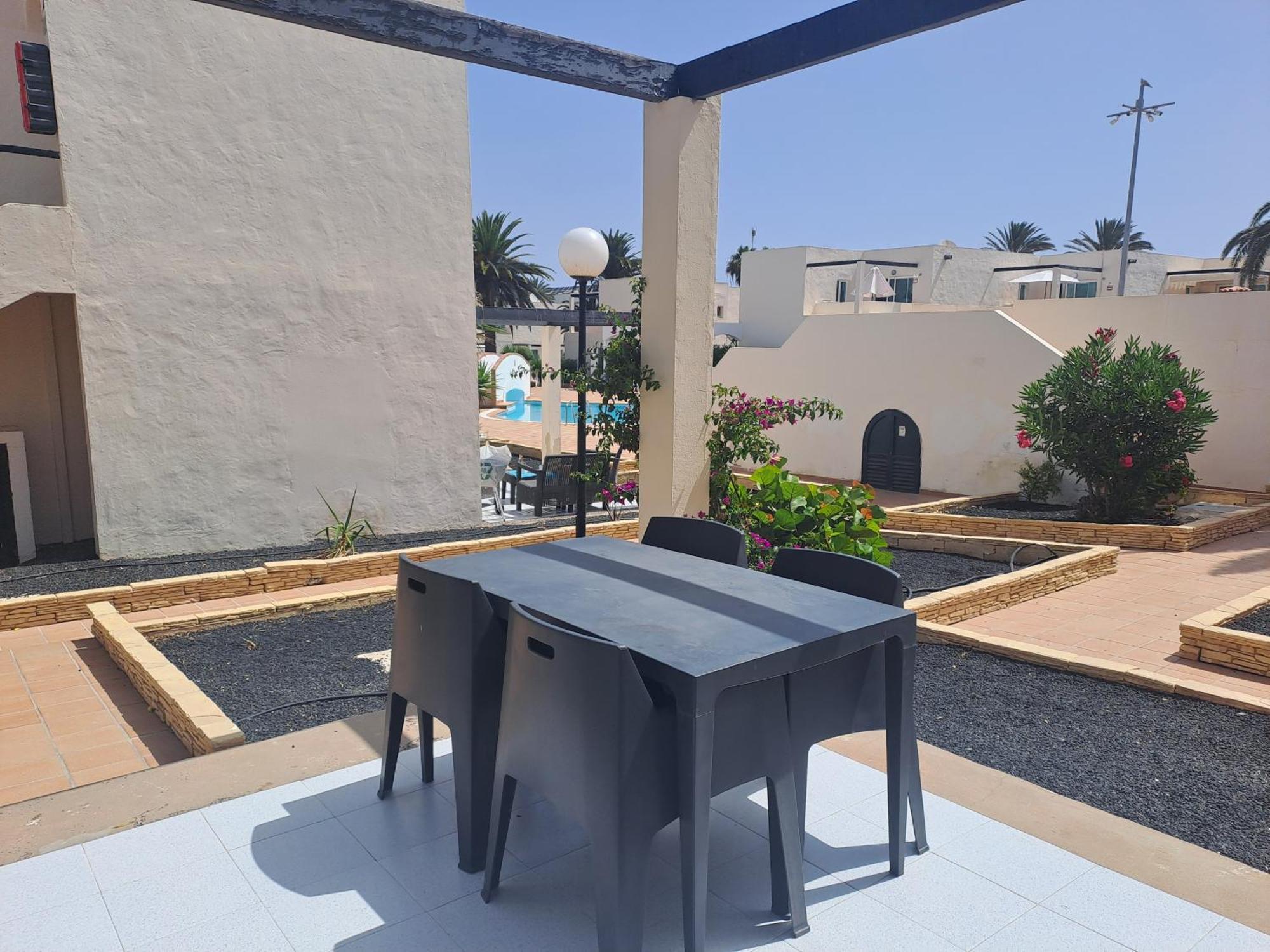 Homeforguest Apartamento Alisios 1 Con Piscina En Corralejo Exterior photo